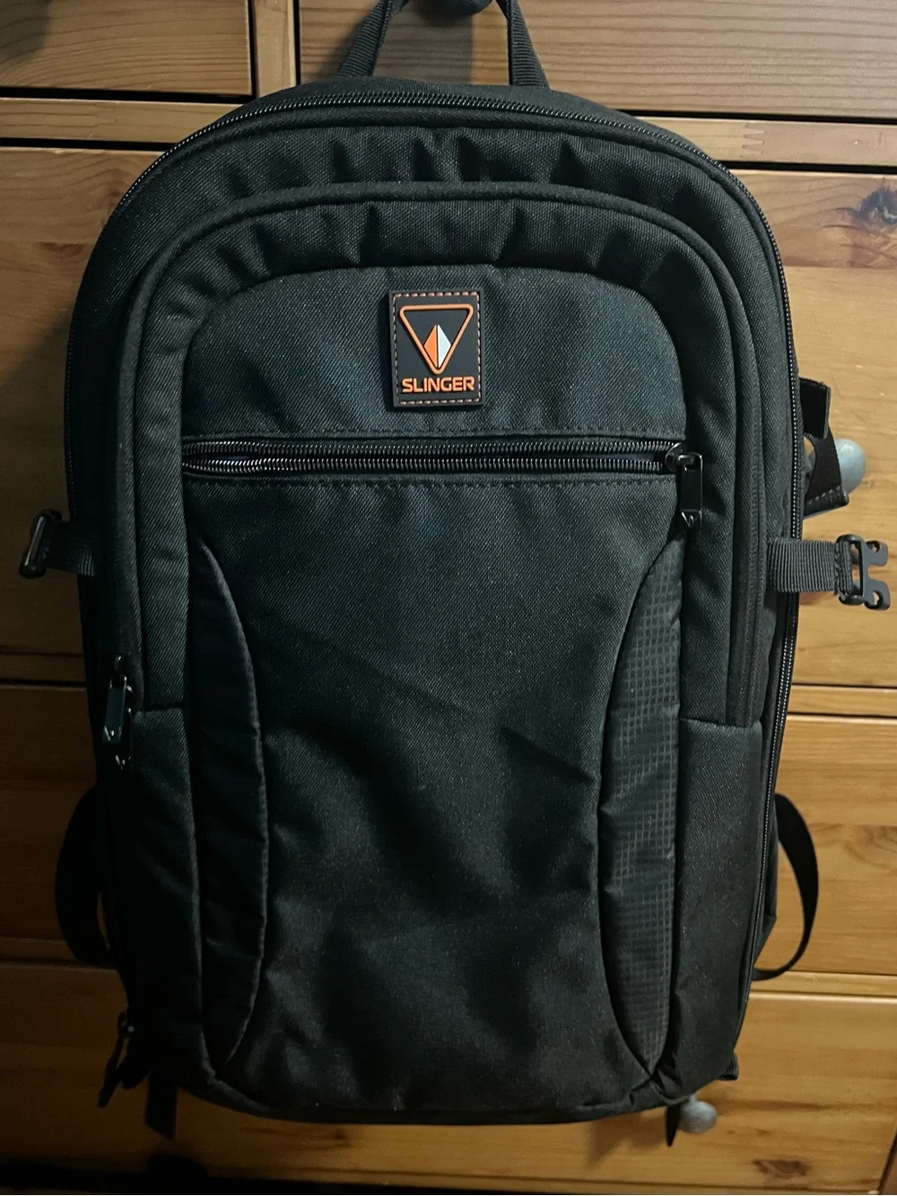 Slinger Alpine 200 Lightweight Compact Camera Backpack. Multiple Pockets. NWOT